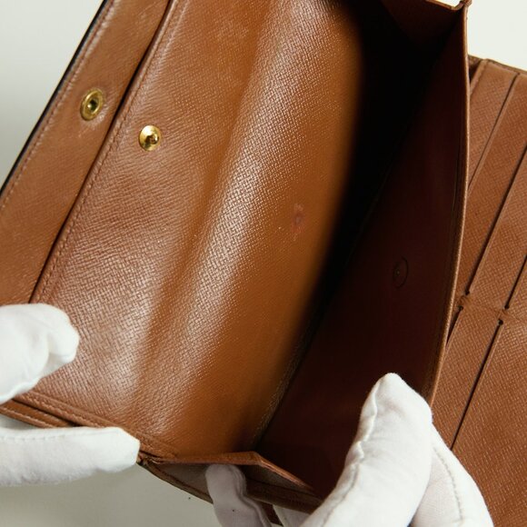Louis Vuitton Monogram International Wallet - Picture 6 of 11